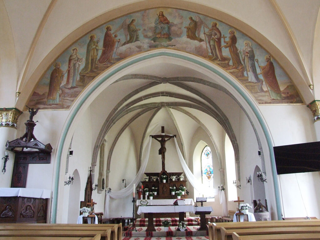 A Katalin-oltár és a kászonfeltízi Szent Katalin-kápolna | RomKat.ro