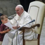 pablo-esparza-pope-francis-170922-25