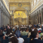 Falakon-kivuli-Szent-Pal-bazilika-belul