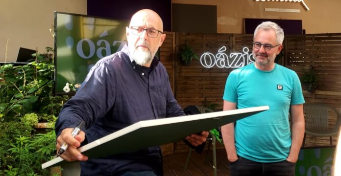 Messenger_creation_C47B2558-40C2-4BC9-8FD5-F6161DC9E05C