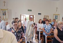 Az atyai kápolna megáldása: egy közösség összefogása