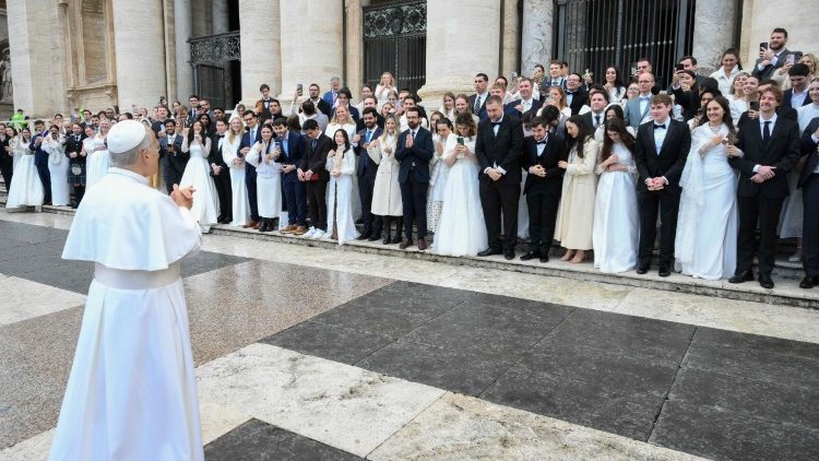 Áldás az ifjú házasoknak