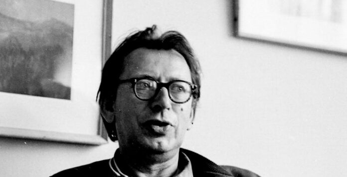 6242f4143b3c651617ce29eb_bajor_andro_fotofeat