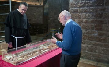 Szent Ferenc földi maradványai közszemlére tételének eseményei