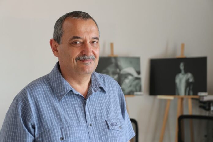 MartonAndras_Miert_00-800x533