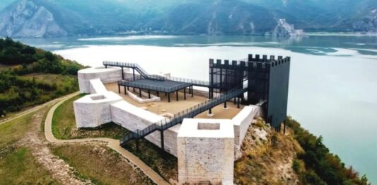 Befejeződött Szent László várának a felújítása