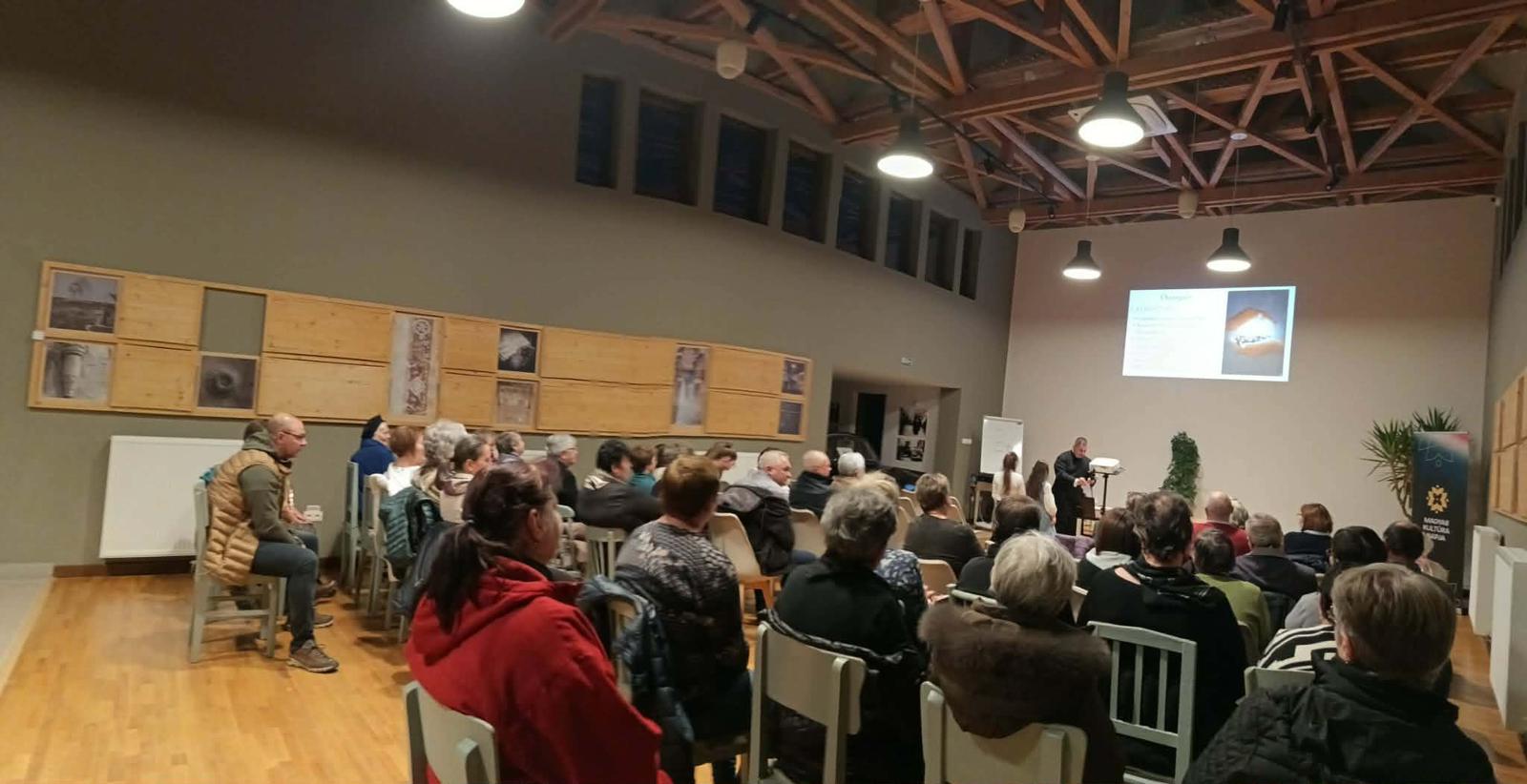 A keresztség szentségéről tartottak katekézissorozatot Csíkszentdomokoson