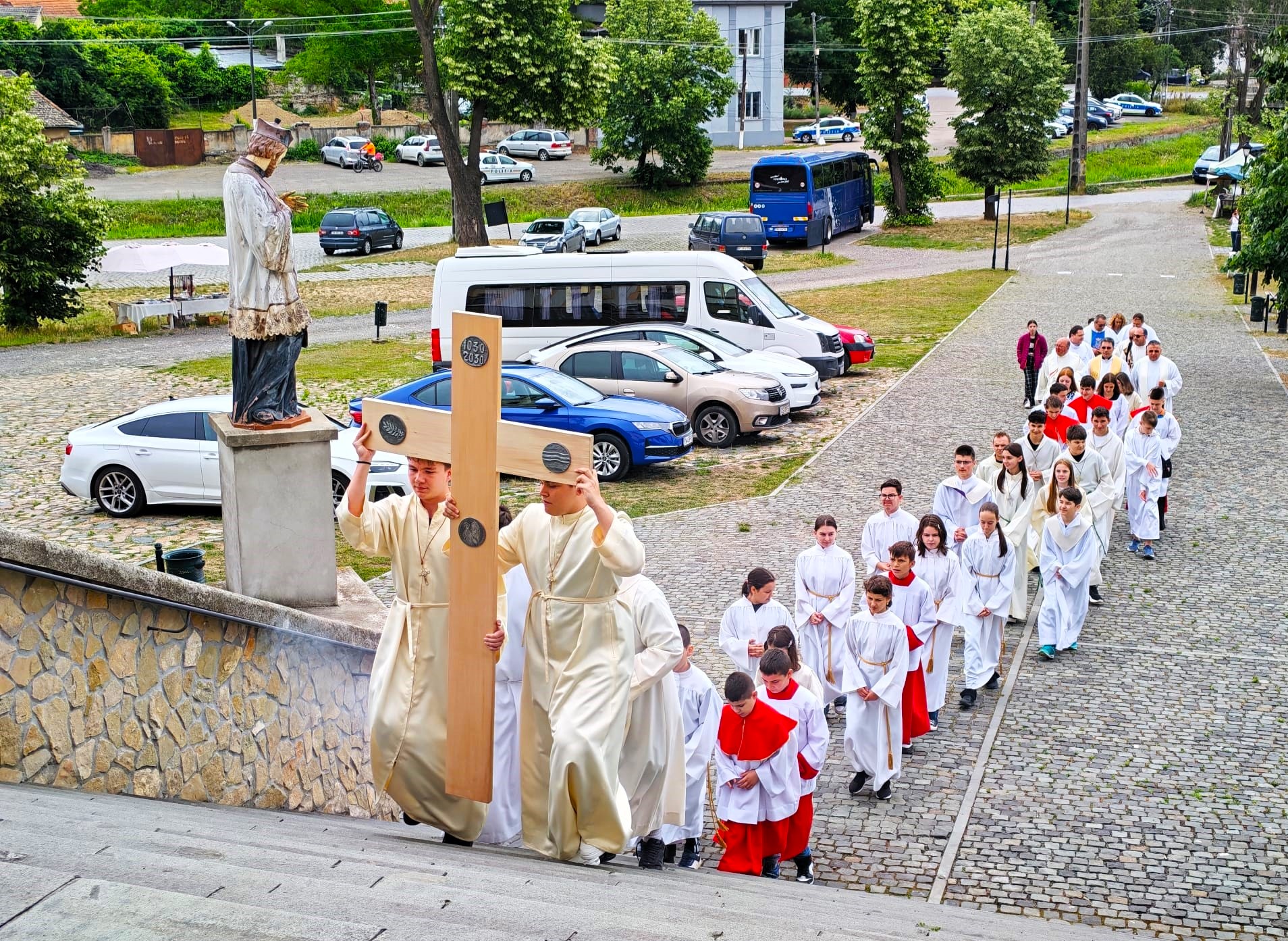Szeress és szolgálj! Ministránsok zarándokoltak Máriaradnára