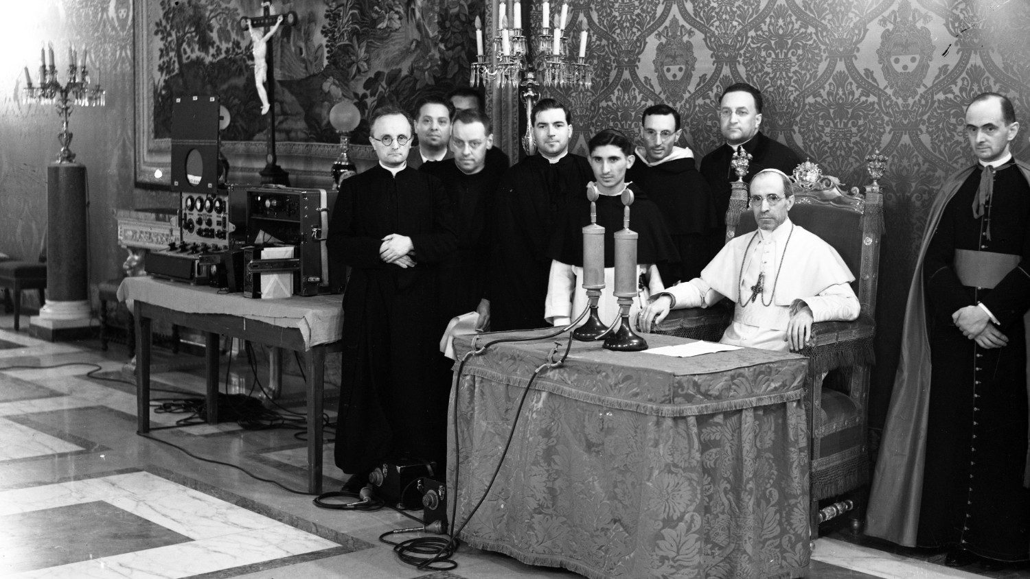 XII. Piusz pápa 1939-es rádióüzenete az egész világhoz: A békével semmi nem vész el